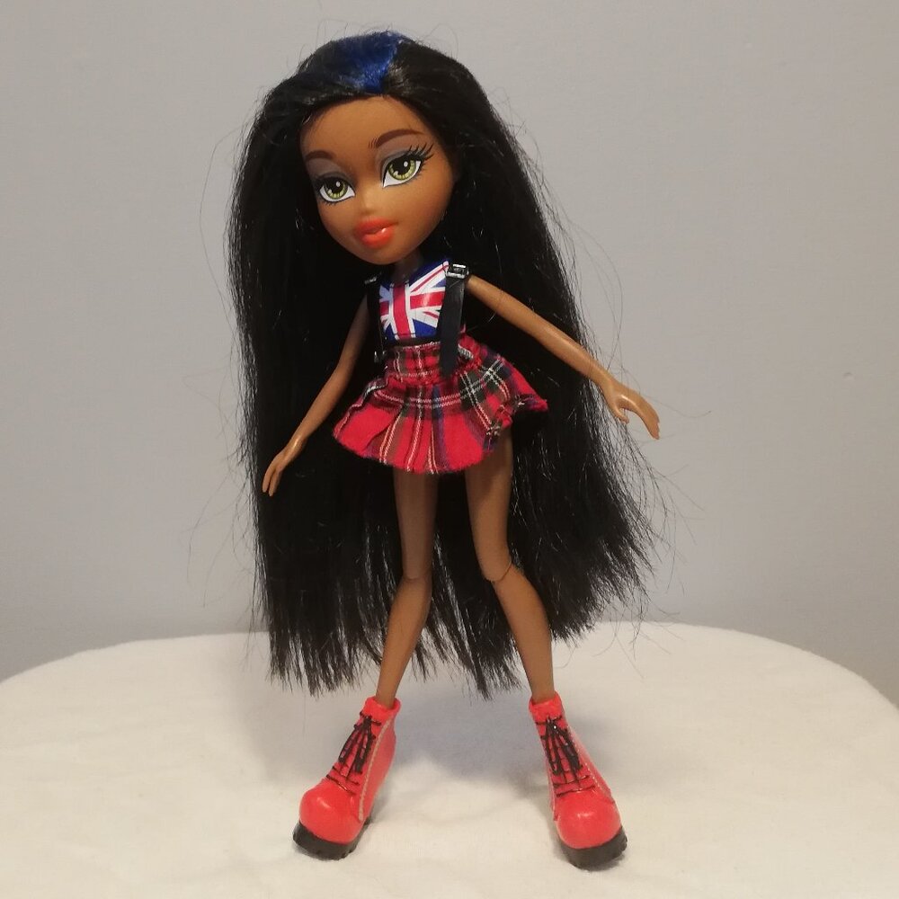 Bratz Yasmin Doll Black Hair Blue Streak Red Plaid Outfit Boots MGA